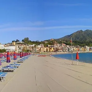 Bed & Breakfast Al Sole Di Sicilia, Giardini Naxos